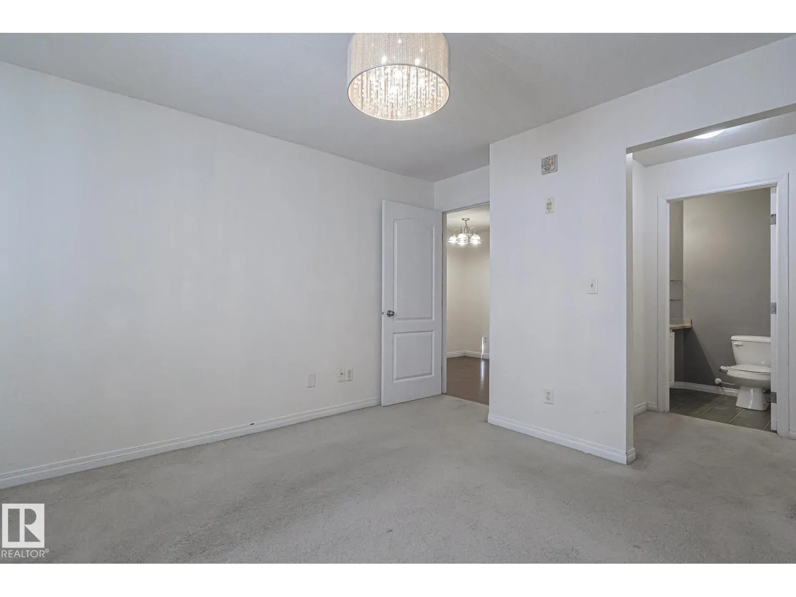 #120 7511 171 ST NW NW