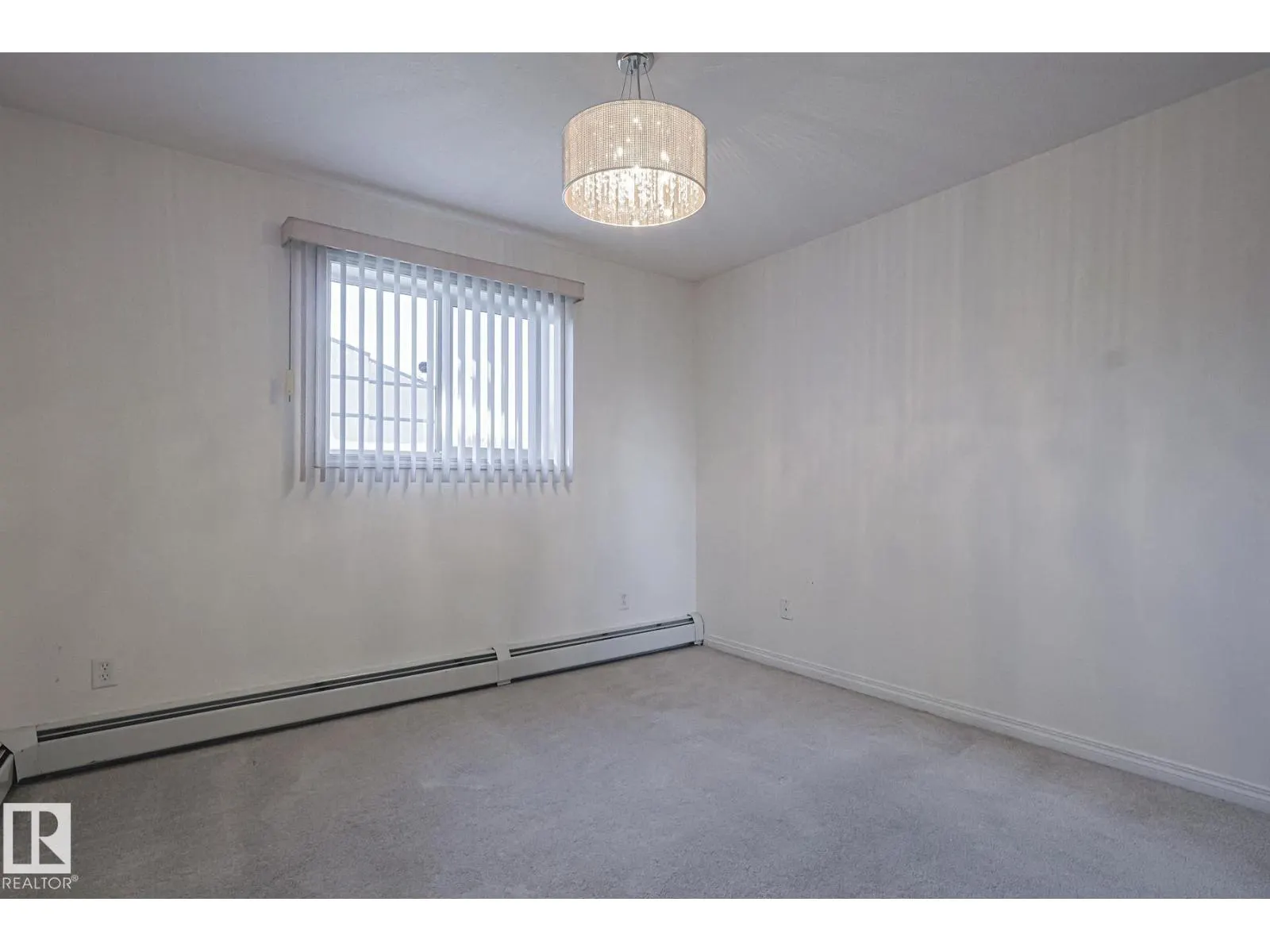#120 7511 171 ST NW NW