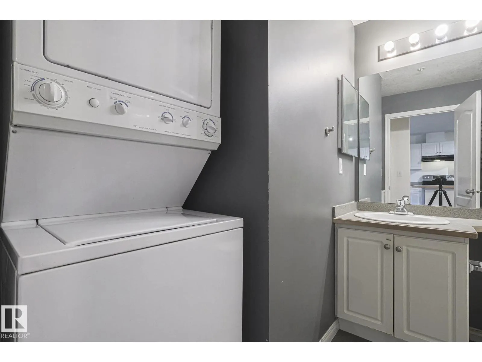 #120 7511 171 ST NW NW