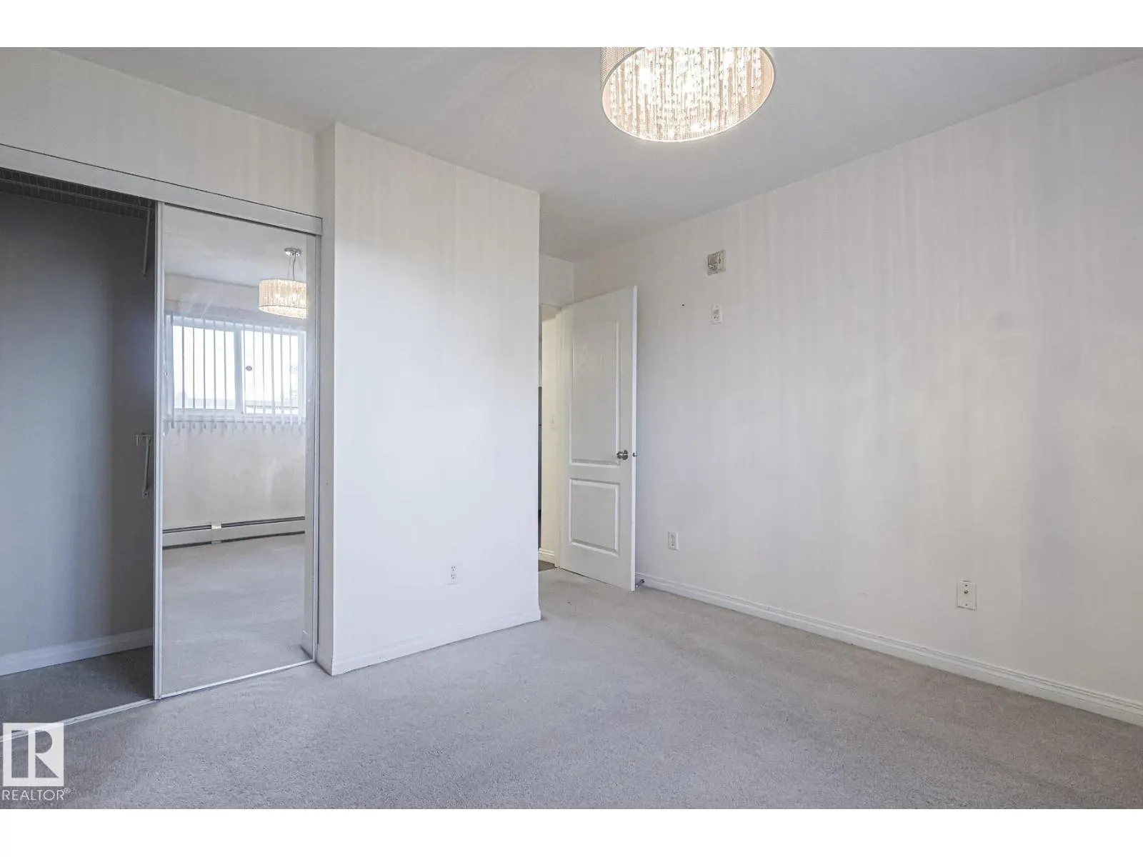 #120 7511 171 ST NW NW