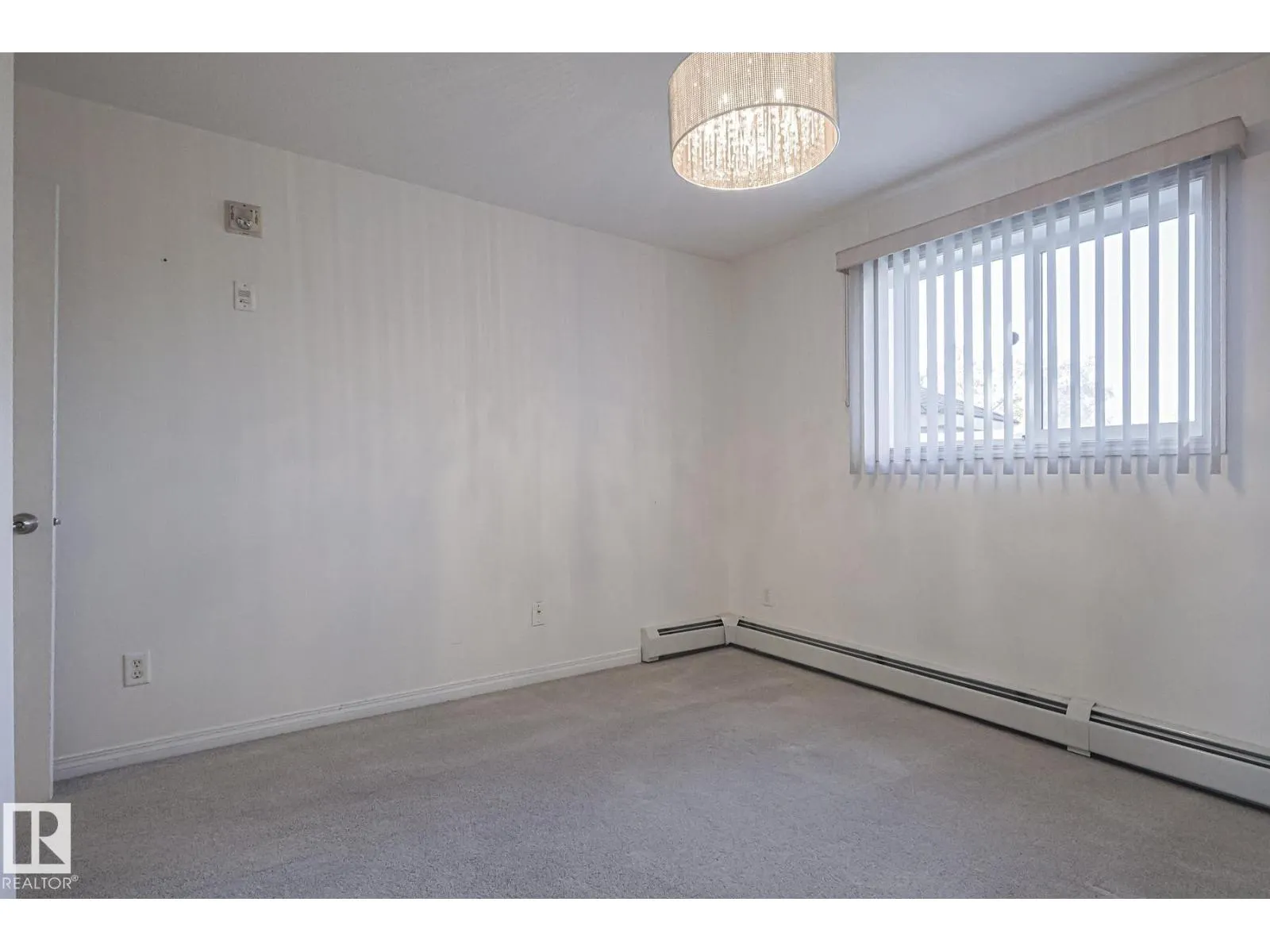 #120 7511 171 ST NW NW