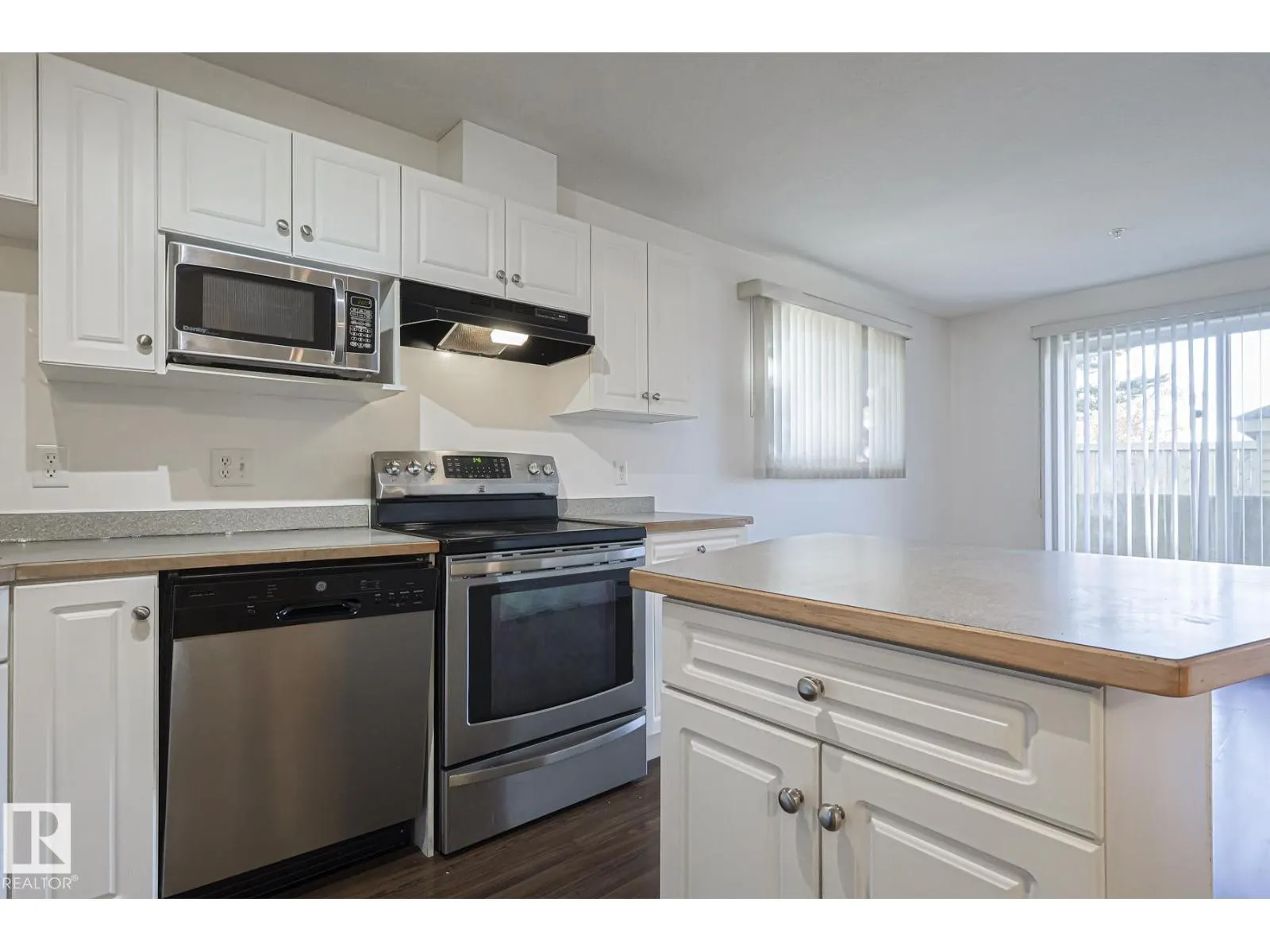 #120 7511 171 ST NW NW