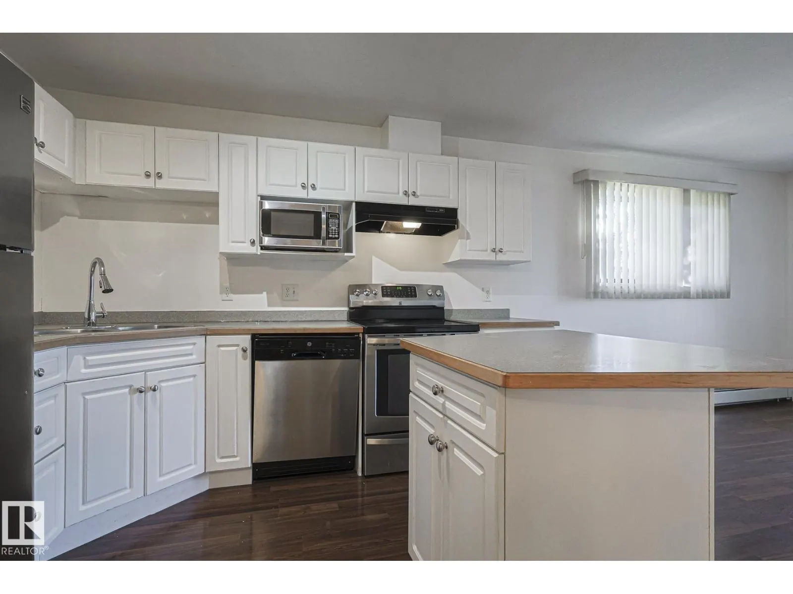 #120 7511 171 ST NW NW