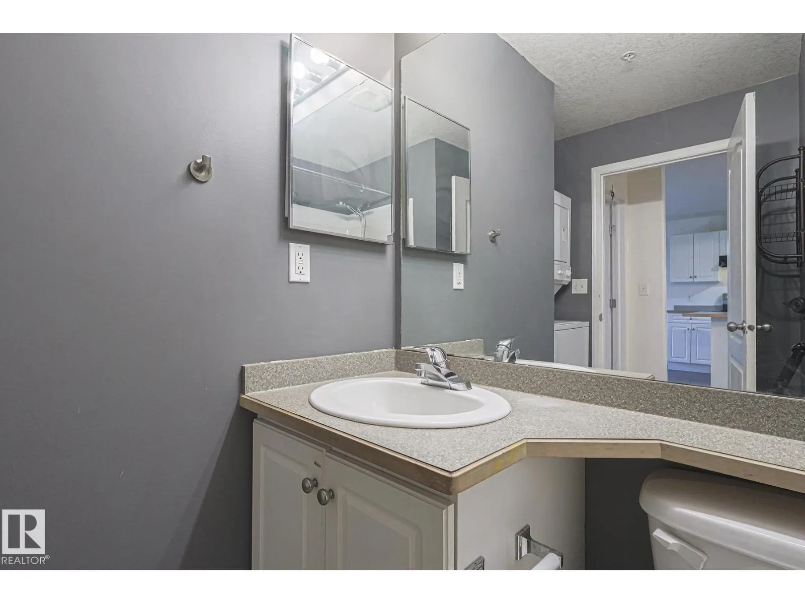#120 7511 171 ST NW NW