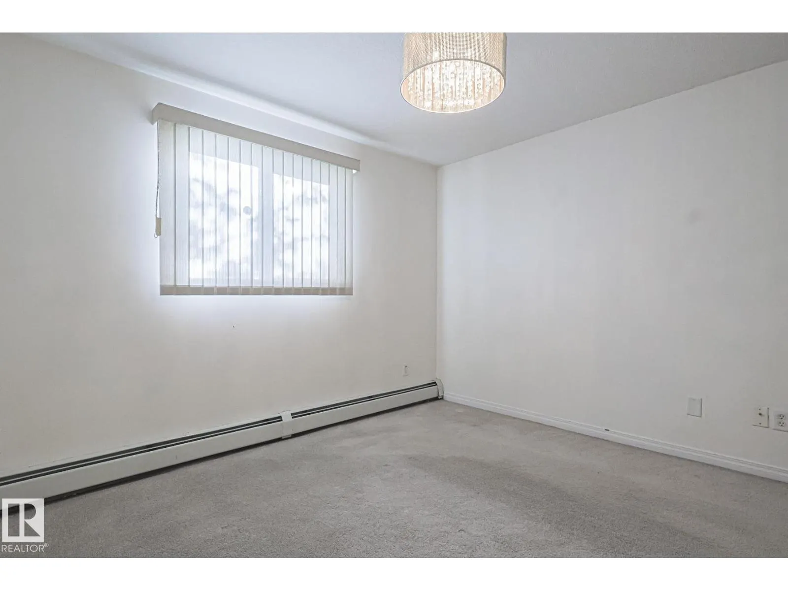 #120 7511 171 ST NW NW