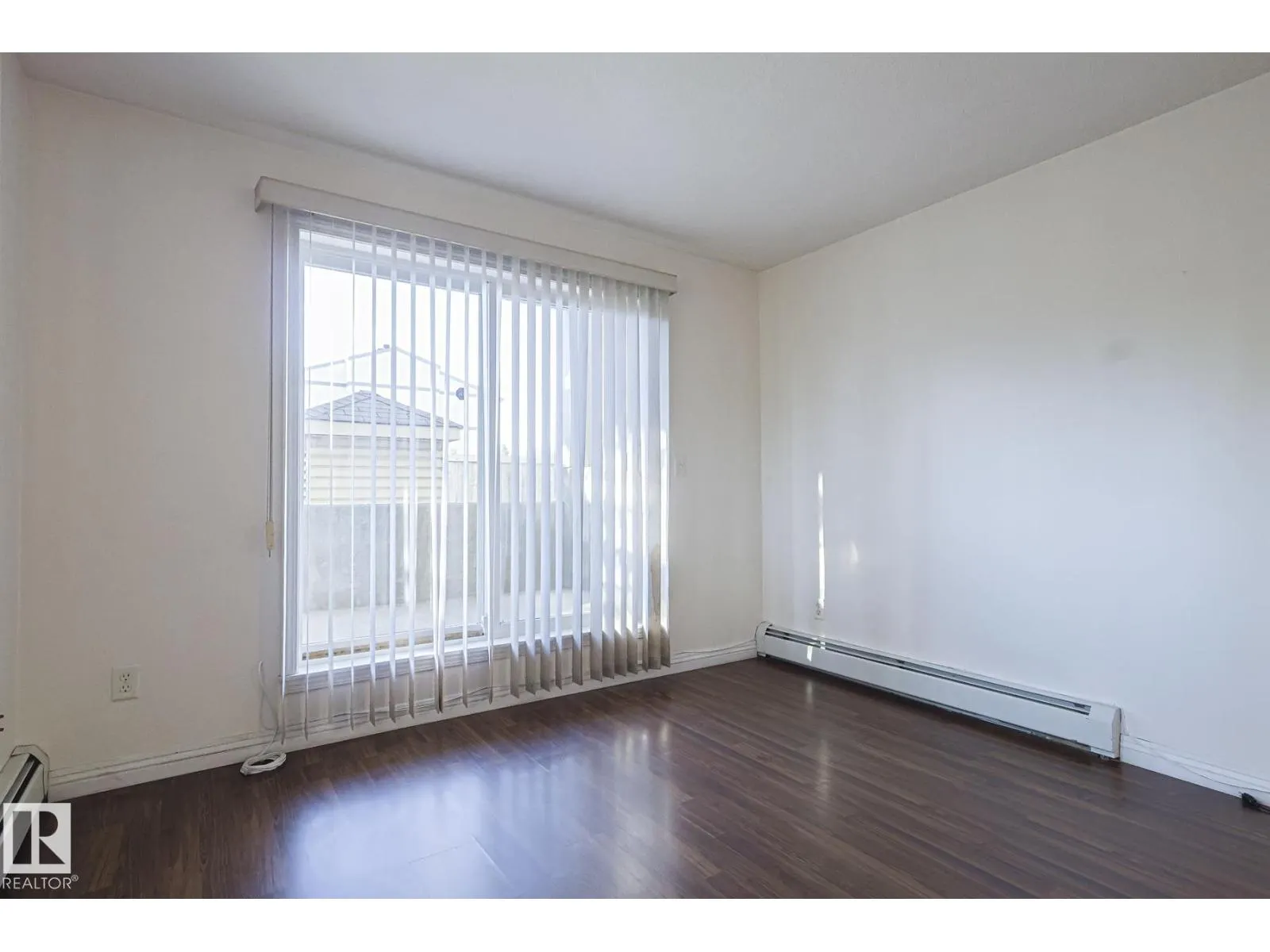 #120 7511 171 ST NW NW