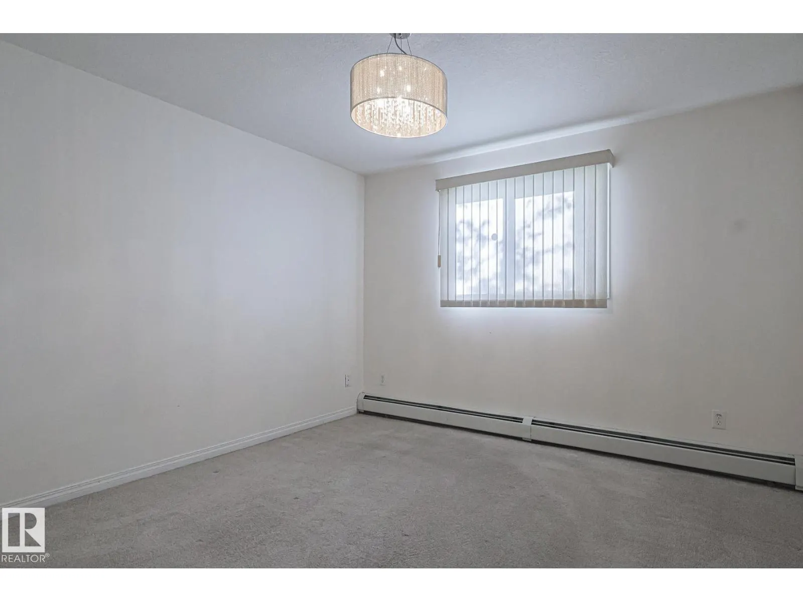 #120 7511 171 ST NW NW
