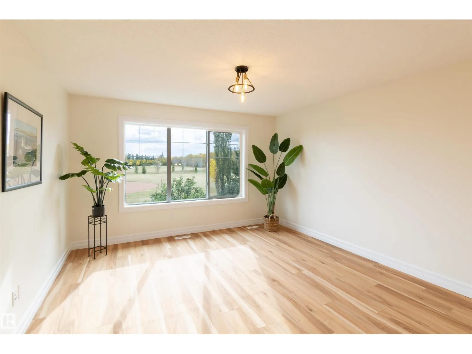 21323 58 AV NW