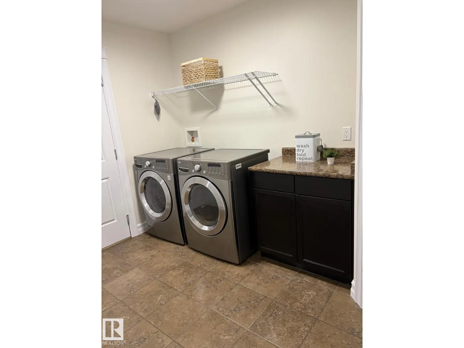21323 58 AV NW