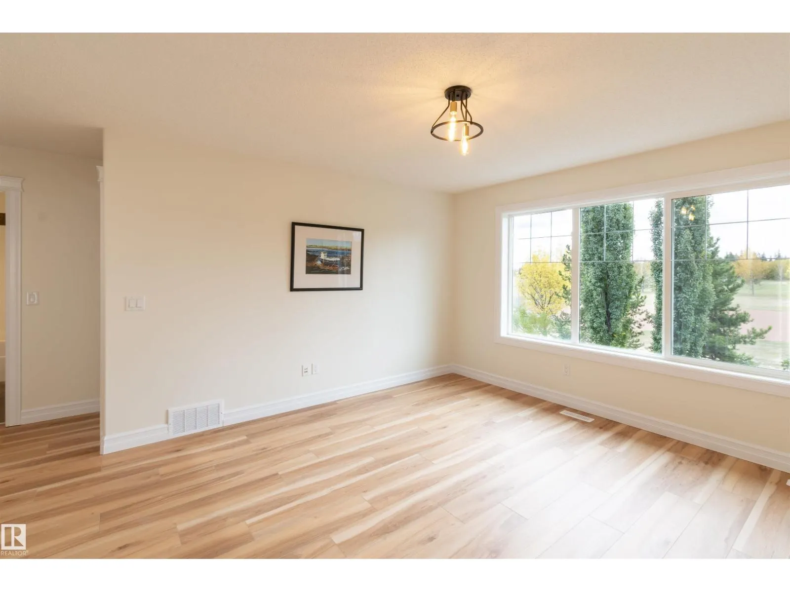 21323 58 AV NW
