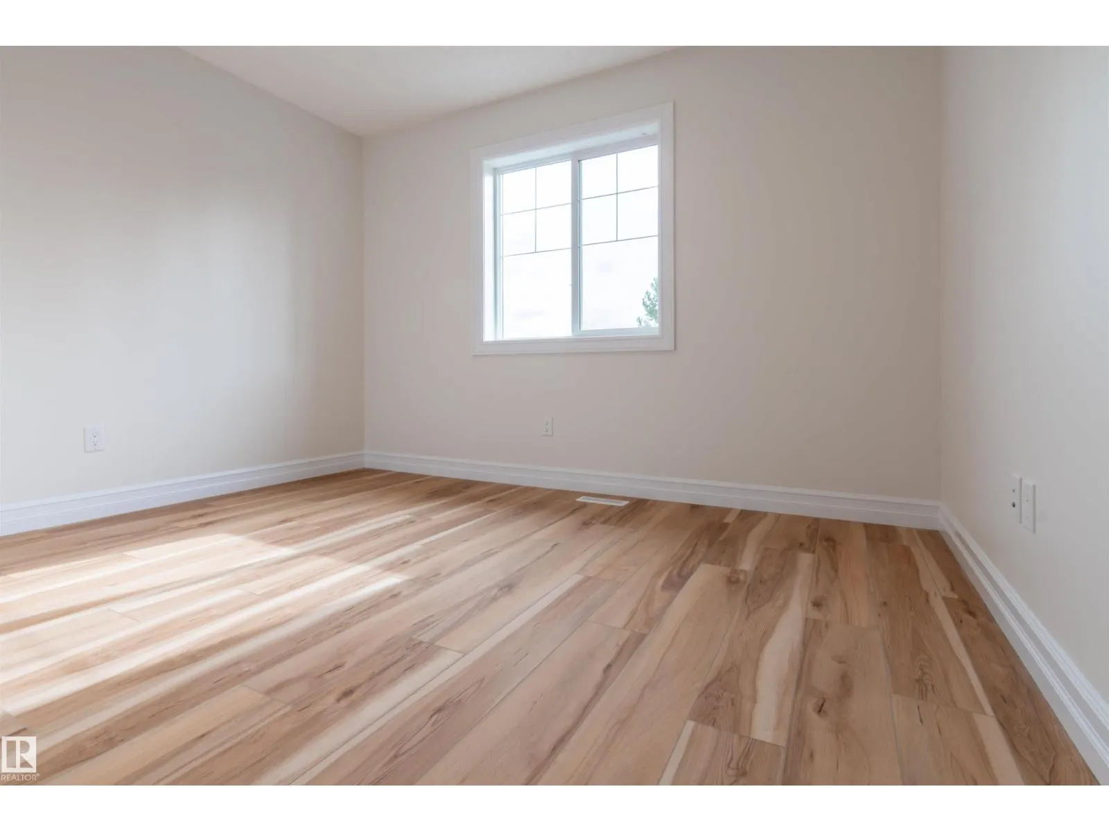 21323 58 AV NW