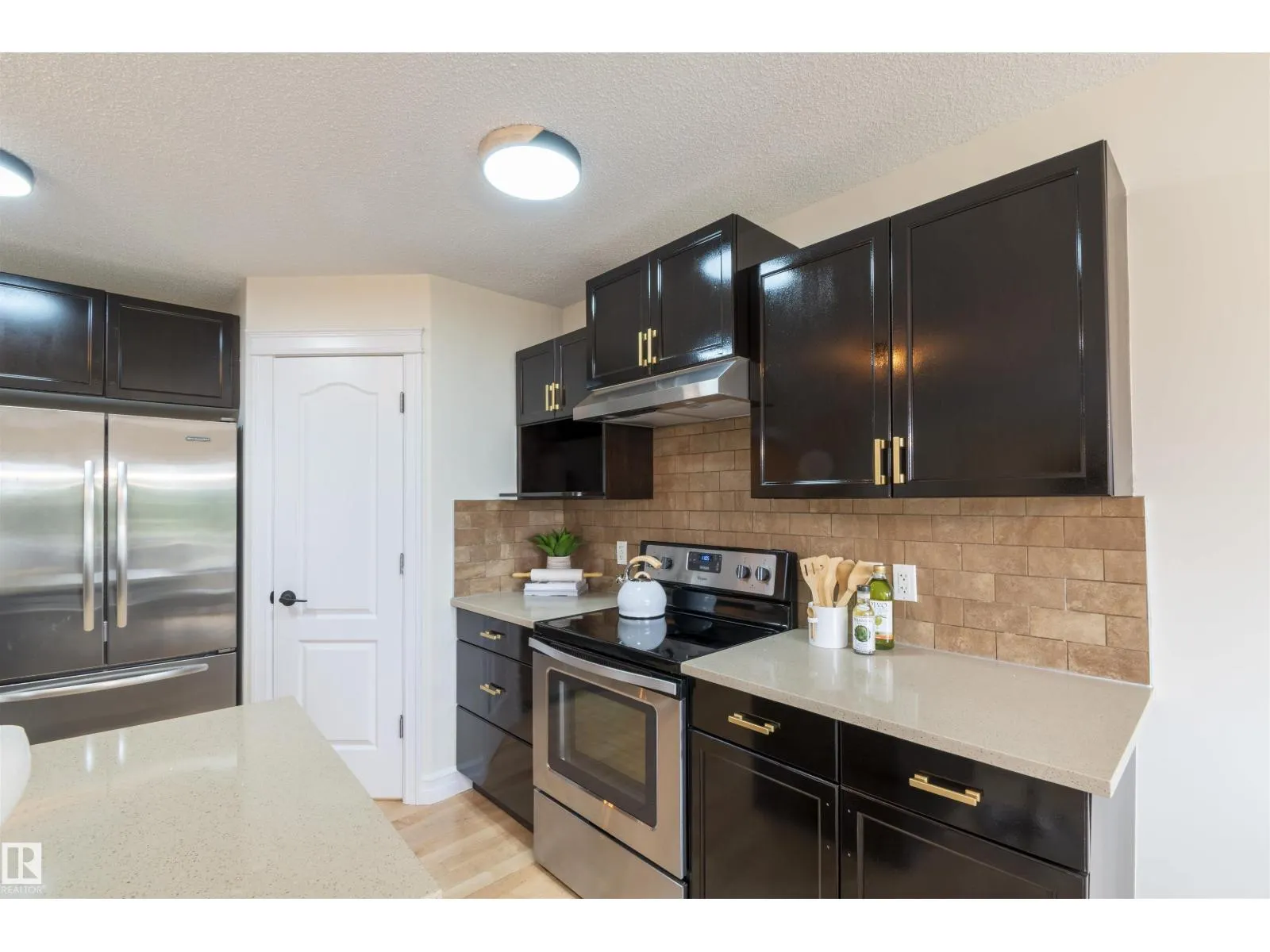 21323 58 AV NW