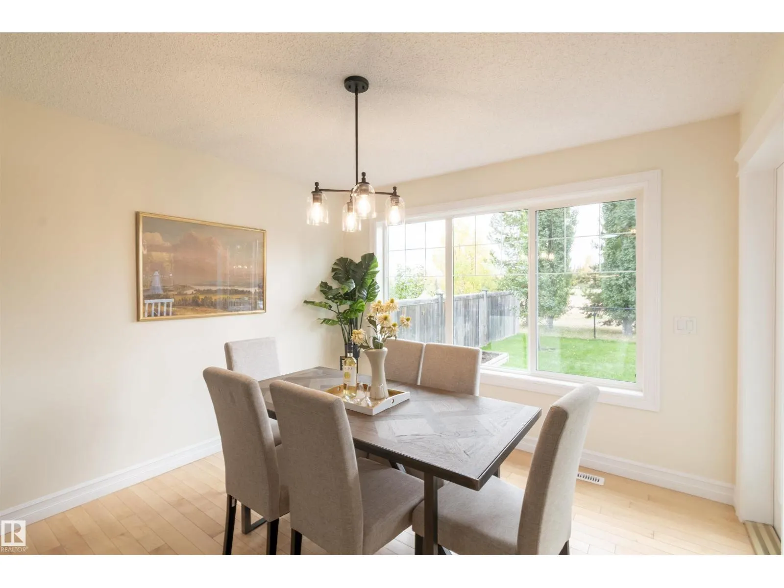 21323 58 AV NW