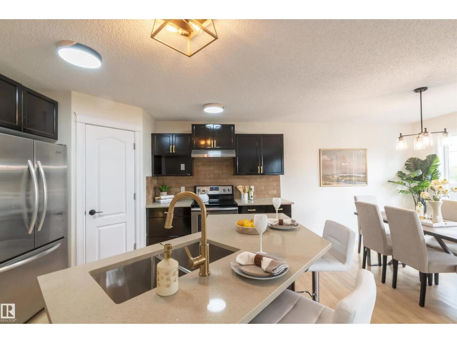 21323 58 AV NW