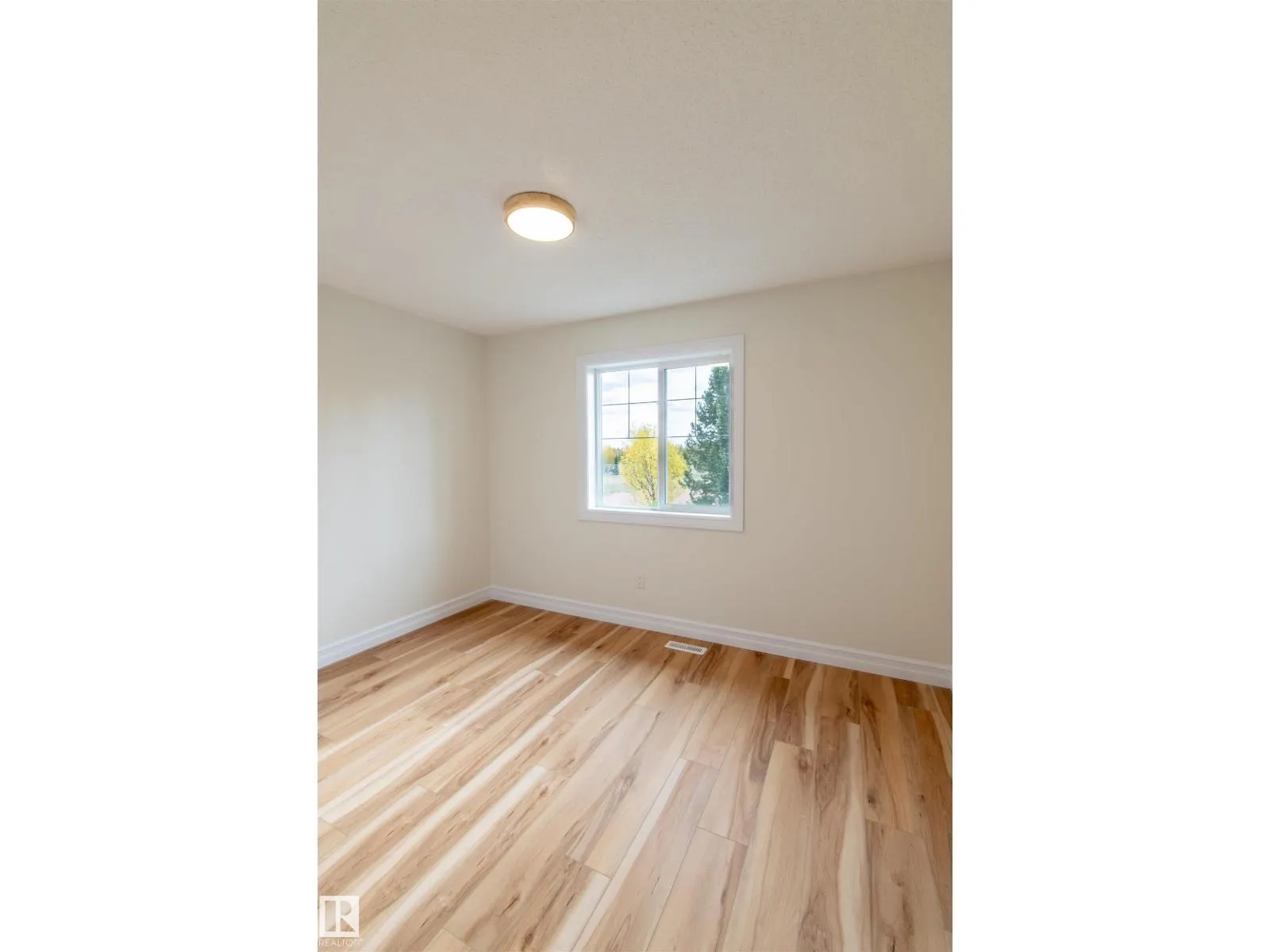 21323 58 AV NW