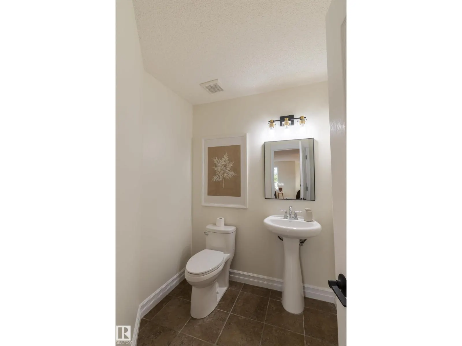 21323 58 AV NW