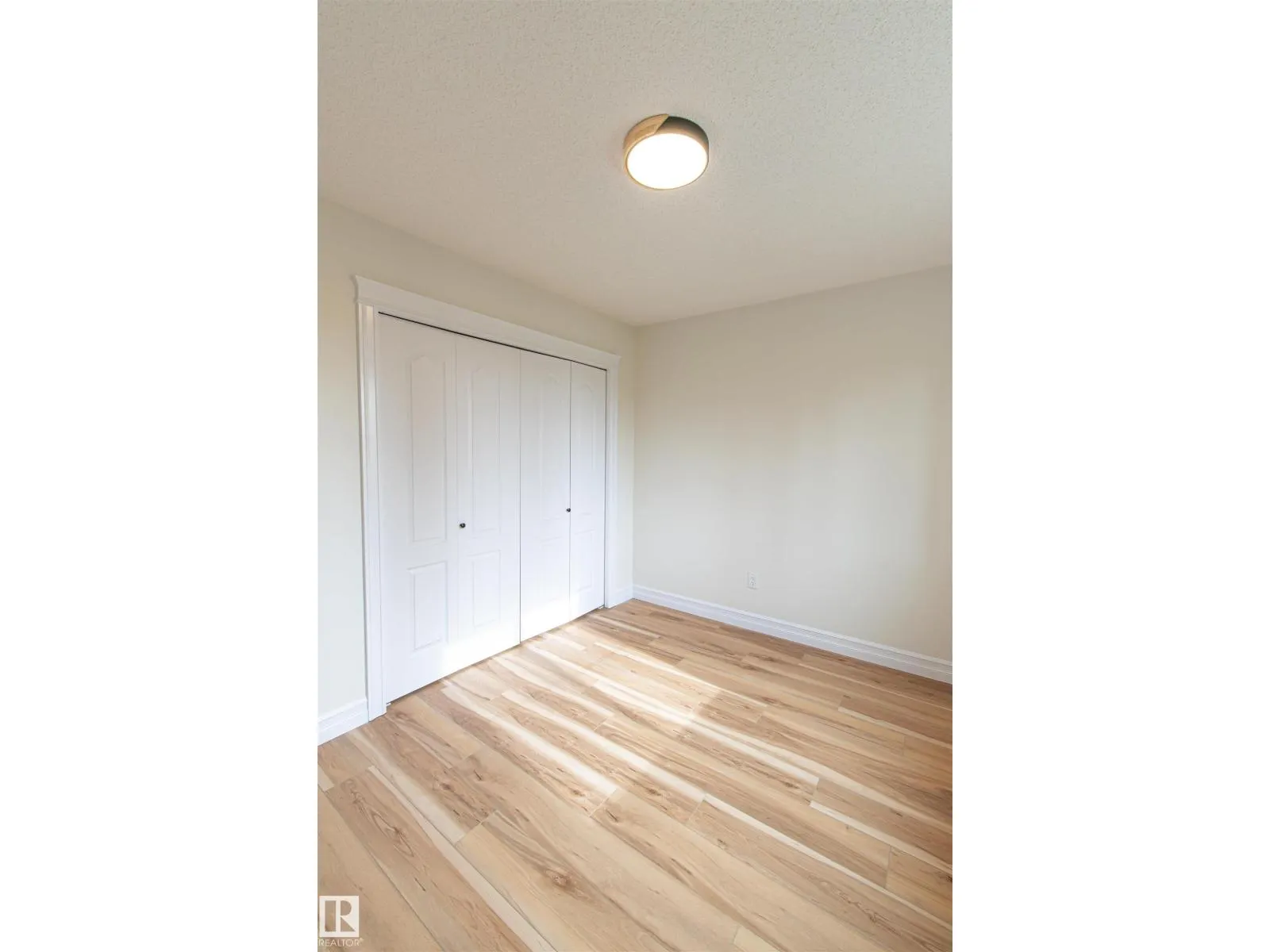21323 58 AV NW