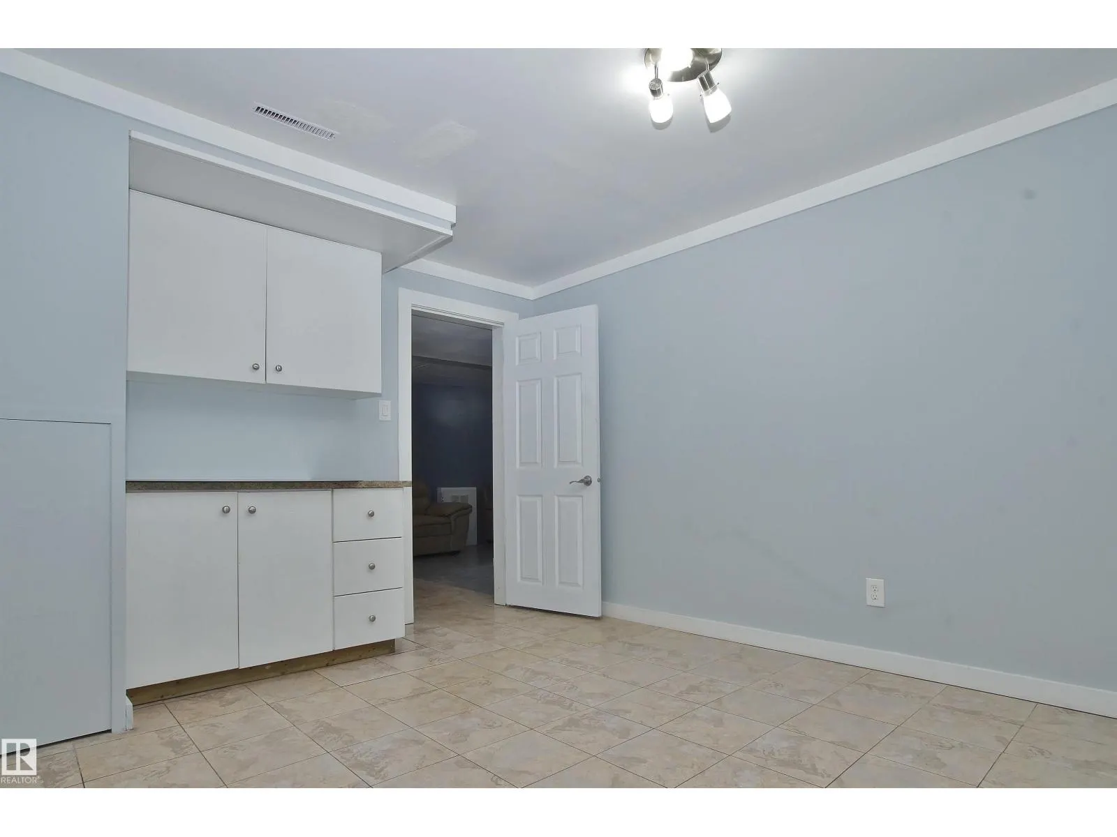 12415 80 ST NW