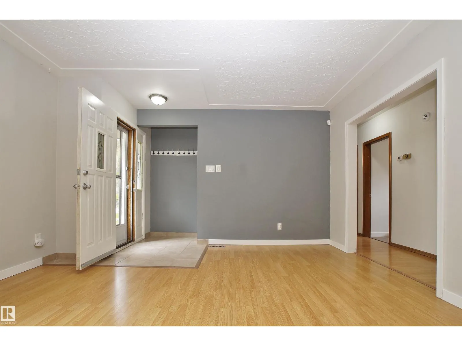 12415 80 ST NW