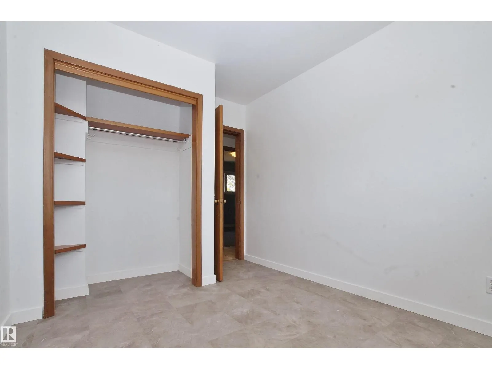 12415 80 ST NW