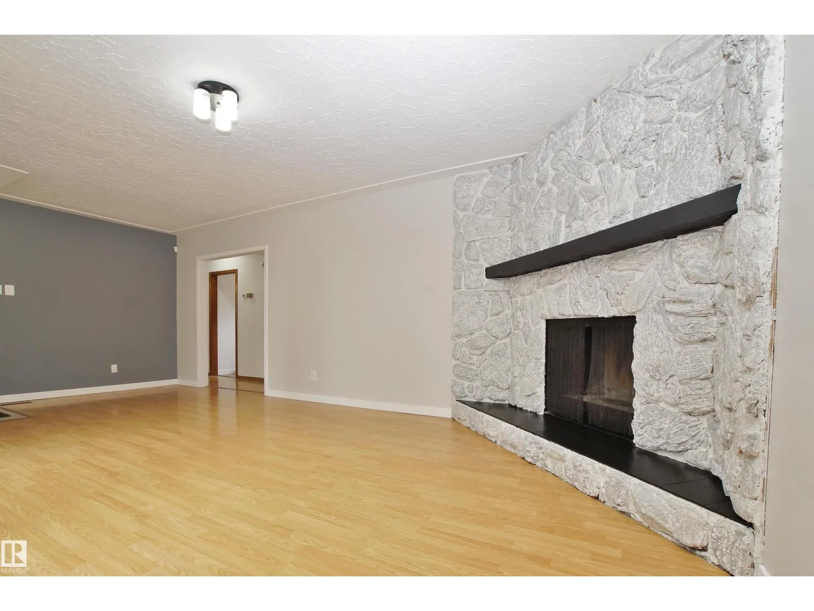 12415 80 ST NW