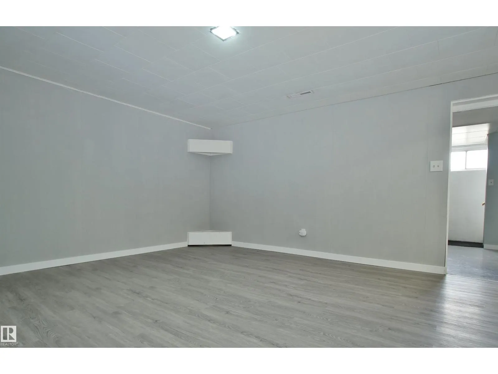 12415 80 ST NW