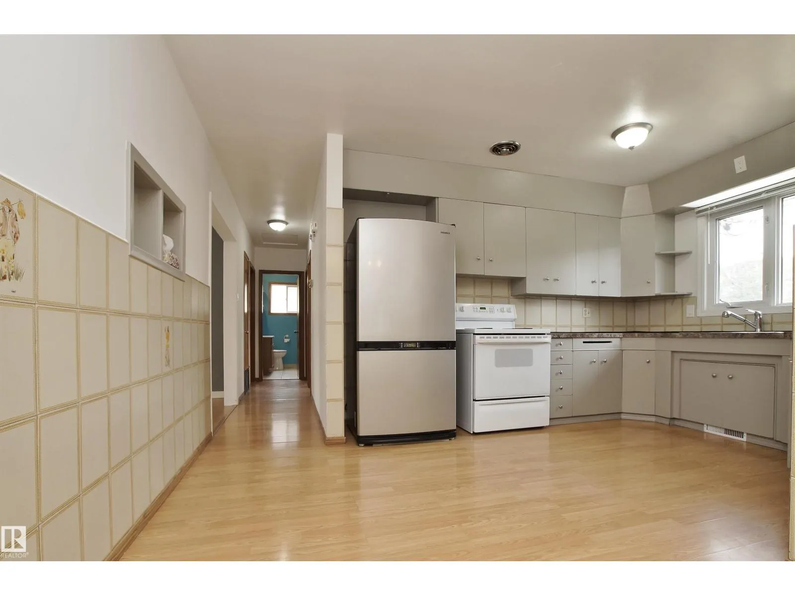 12415 80 ST NW
