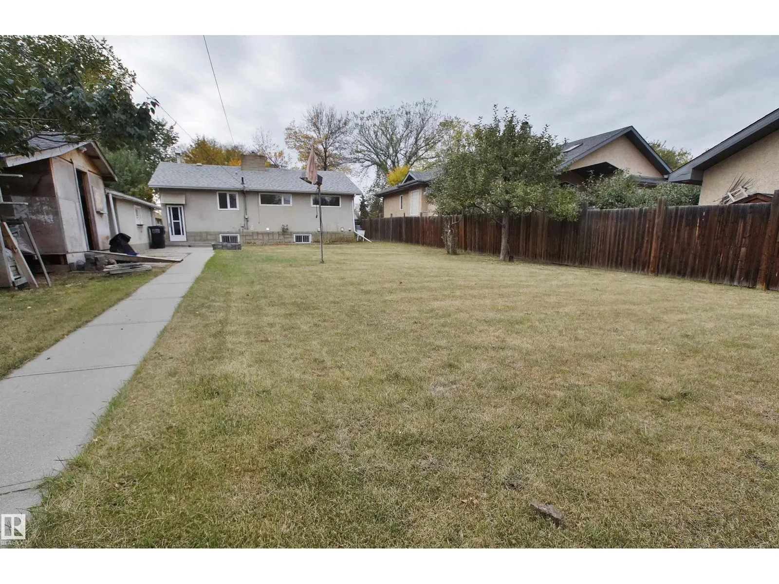 12415 80 ST NW