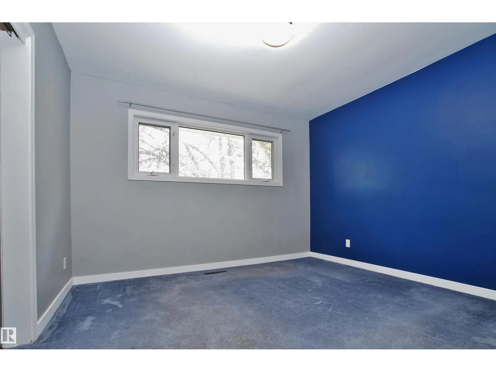 12415 80 ST NW