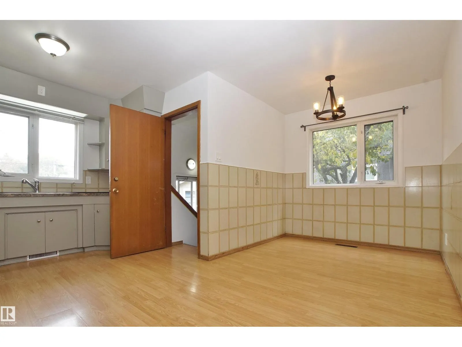 12415 80 ST NW