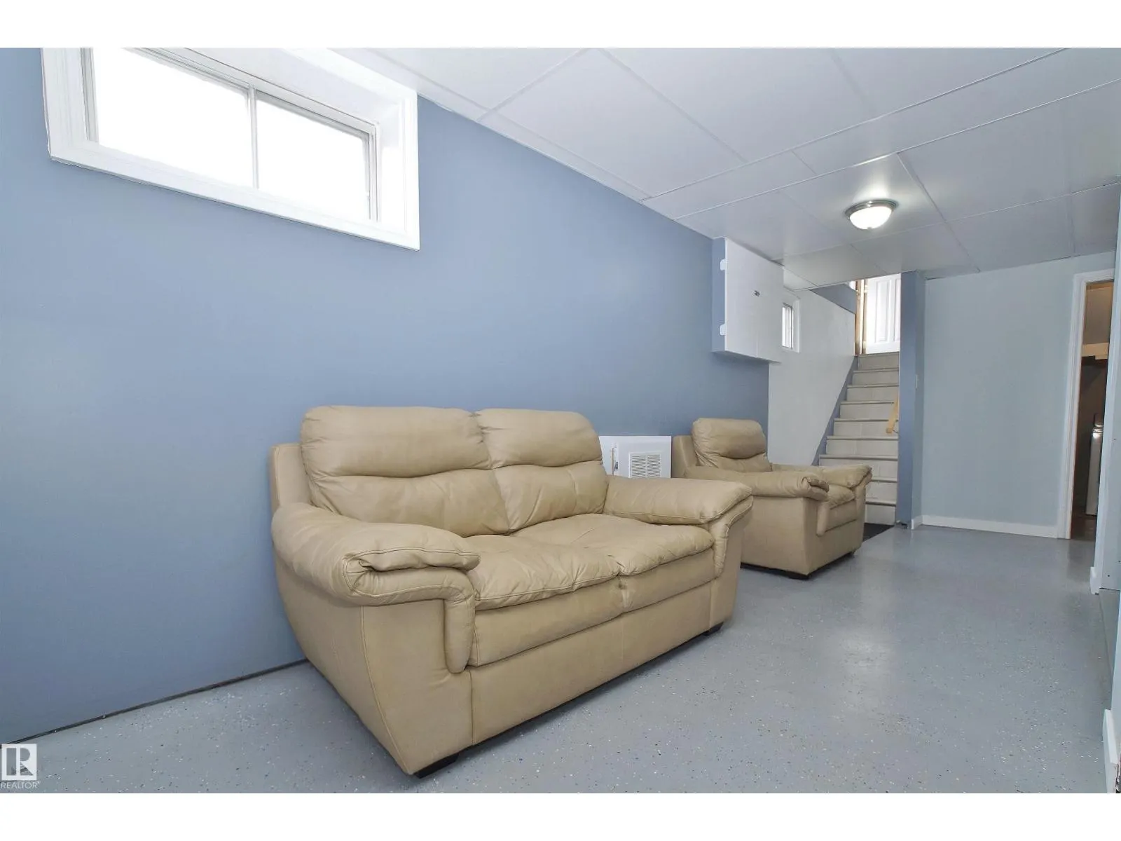 12415 80 ST NW