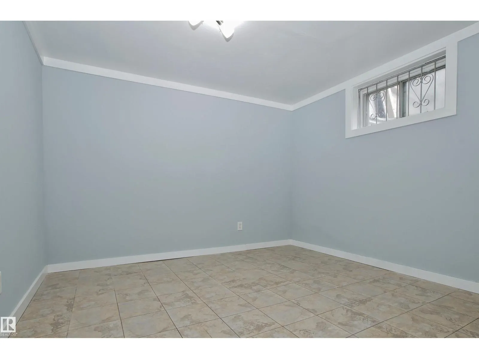 12415 80 ST NW