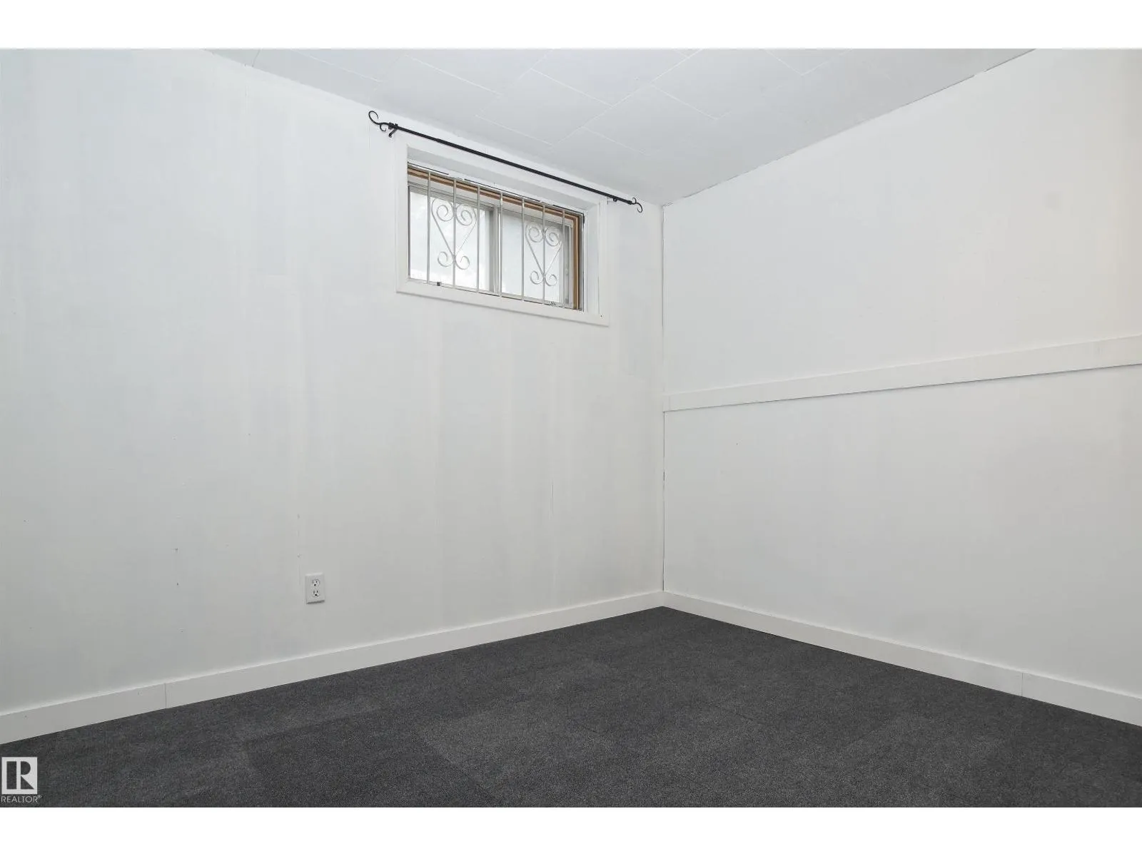 12415 80 ST NW