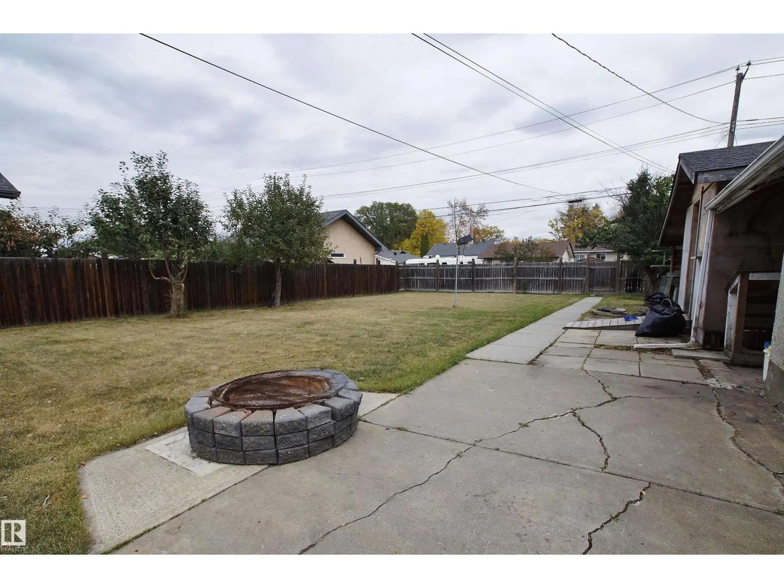 12415 80 ST NW
