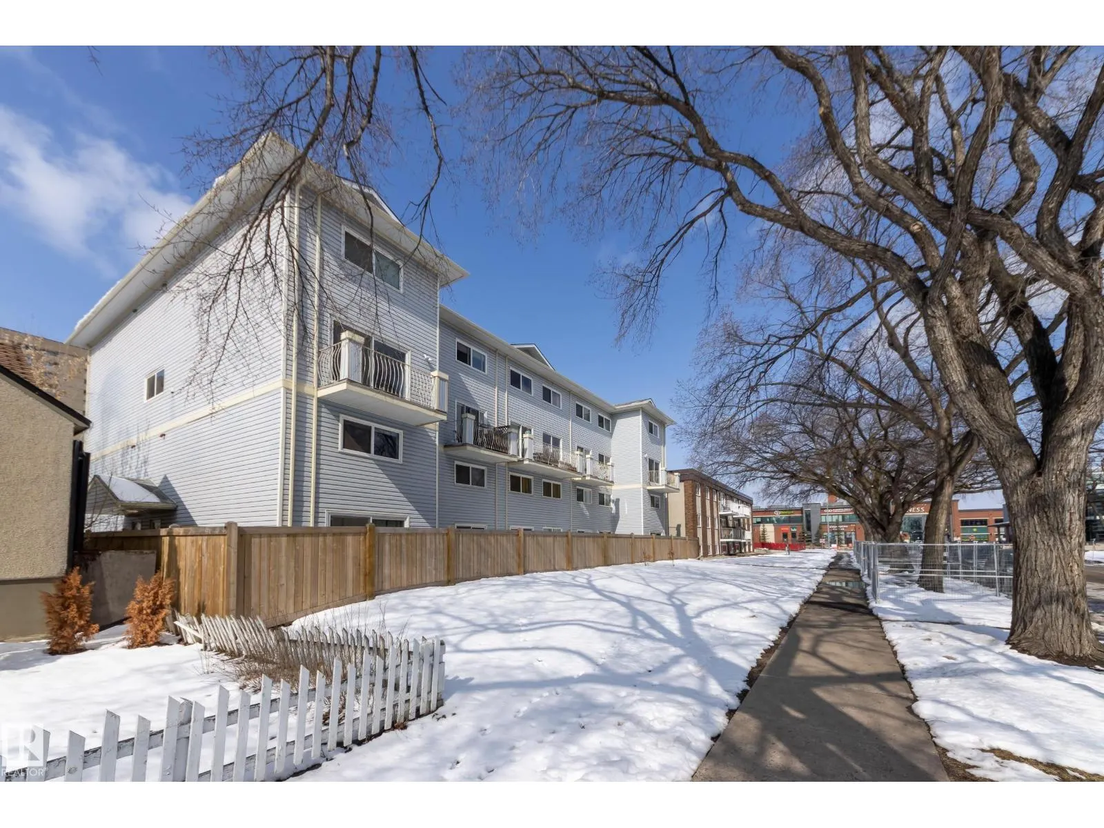 #11 10324 119 ST NW
