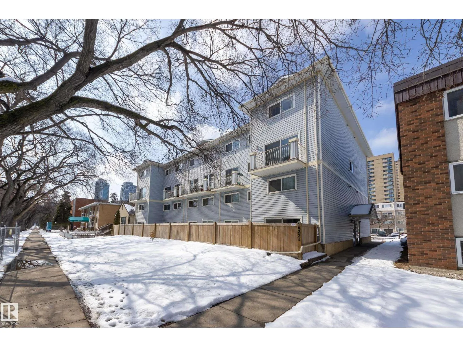 #11 10324 119 ST NW