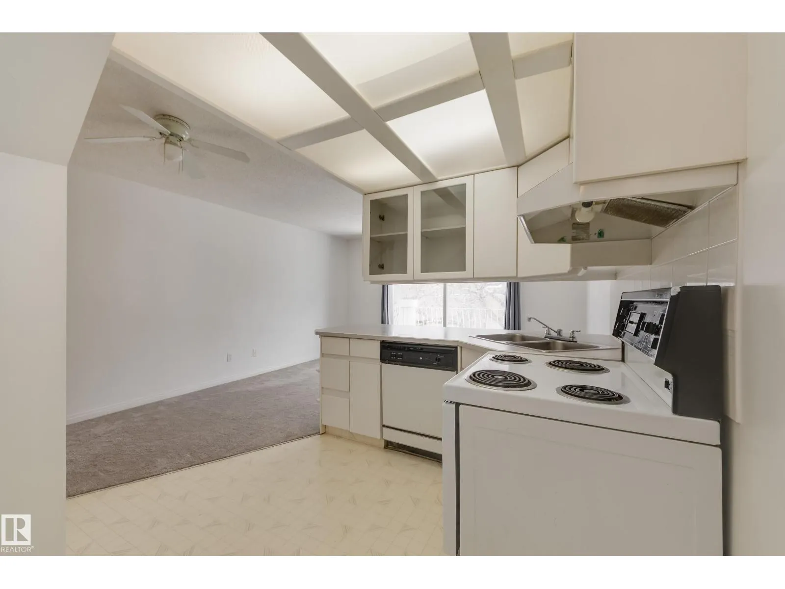 #11 10324 119 ST NW