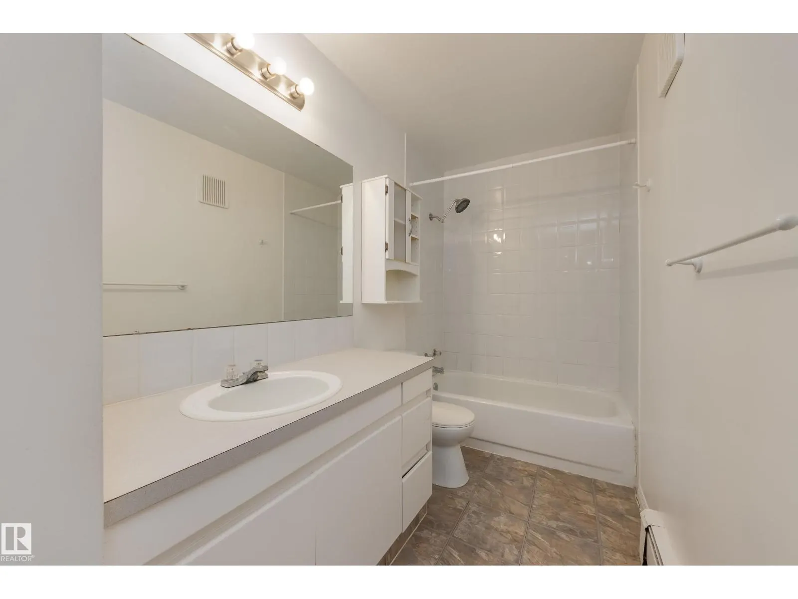 #11 10324 119 ST NW
