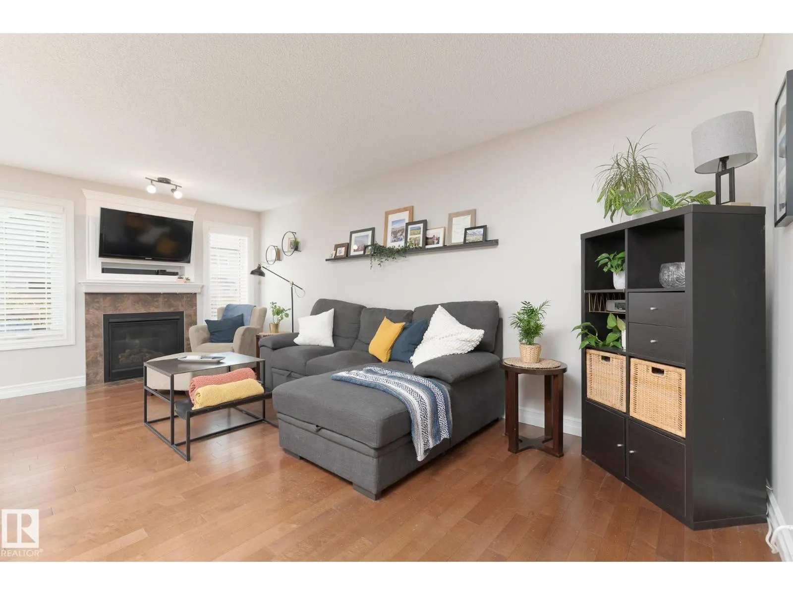 3013 16A AV NW
