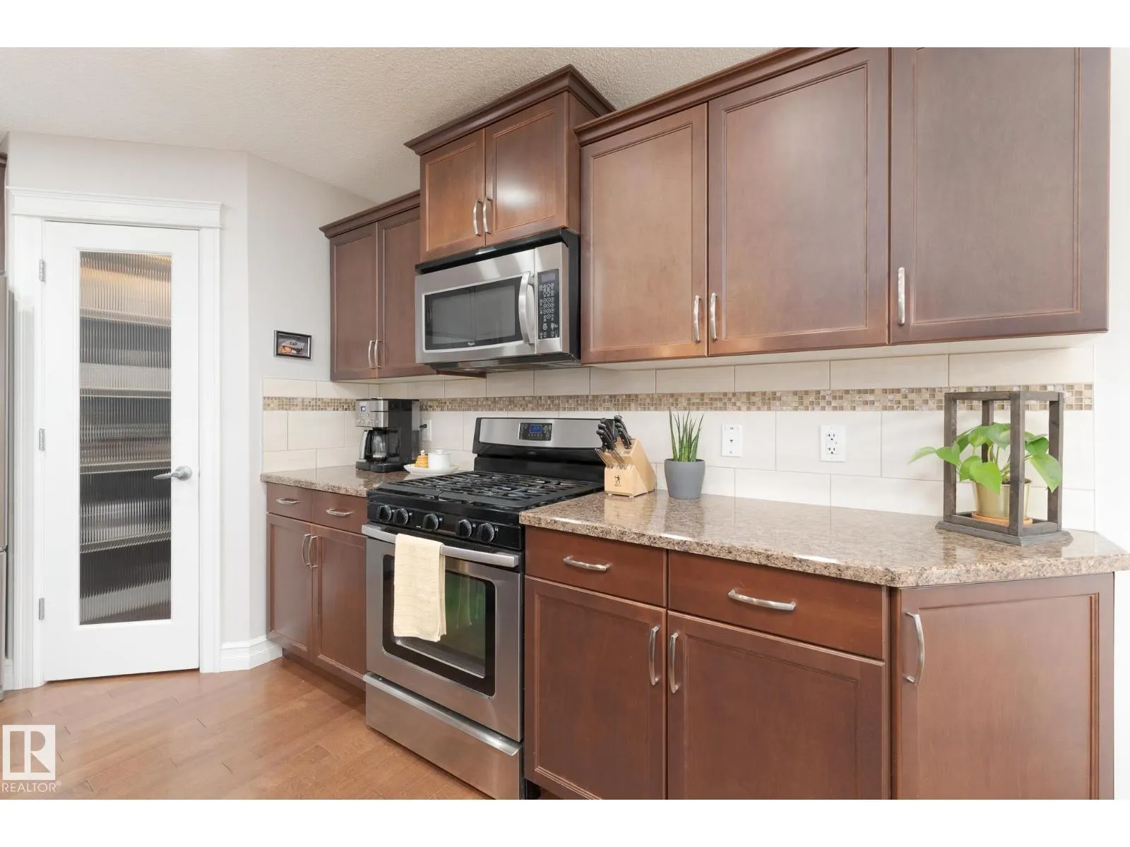 3013 16A AV NW