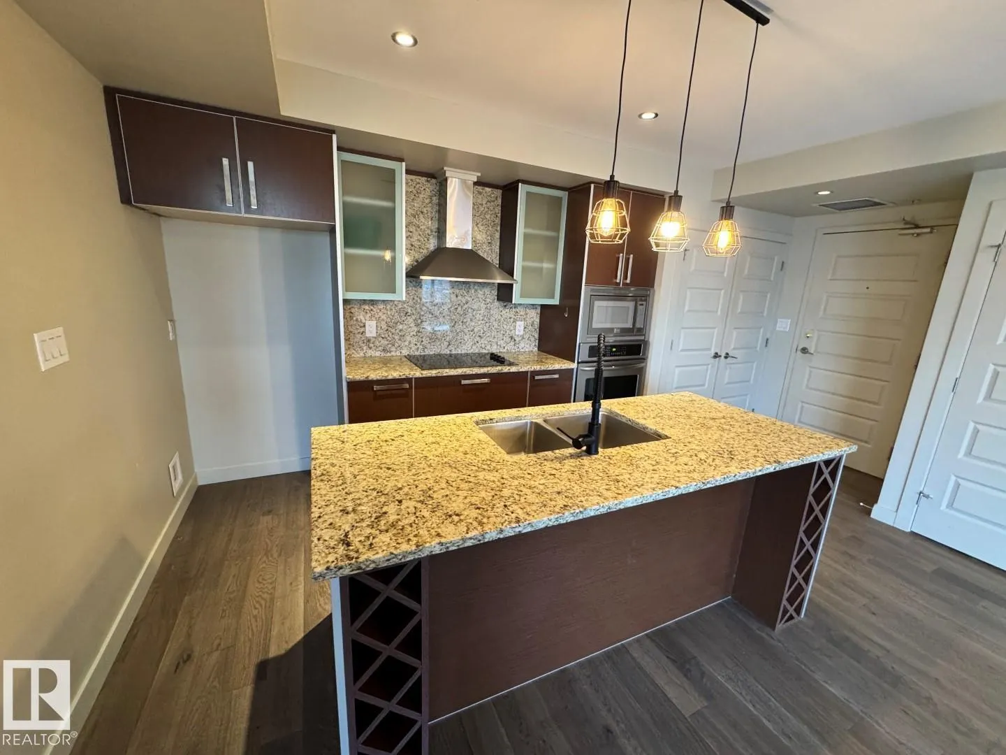 #307 10388 105 ST NW