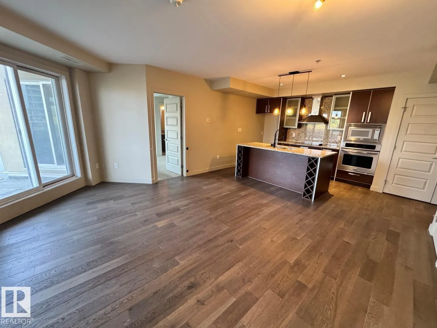 #307 10388 105 ST NW