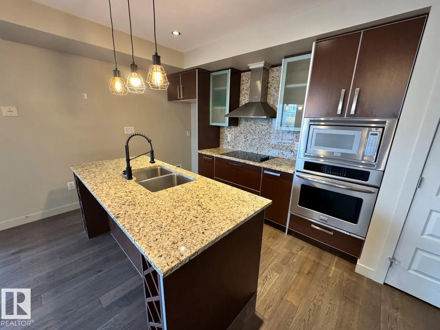 #307 10388 105 ST NW