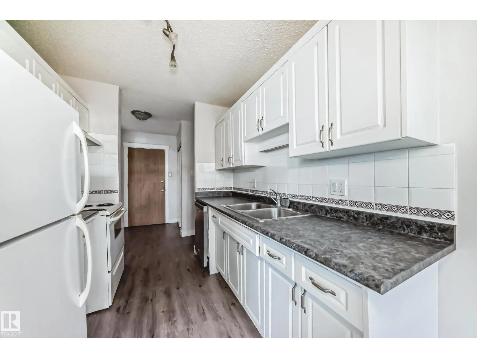 #103 6708 90 AV NW NW