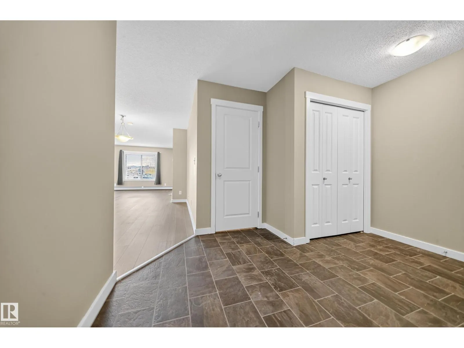 #101 5370 CHAPPELLE RD SW