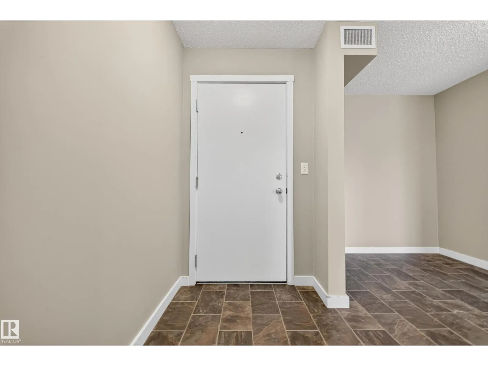 #101 5370 CHAPPELLE RD SW