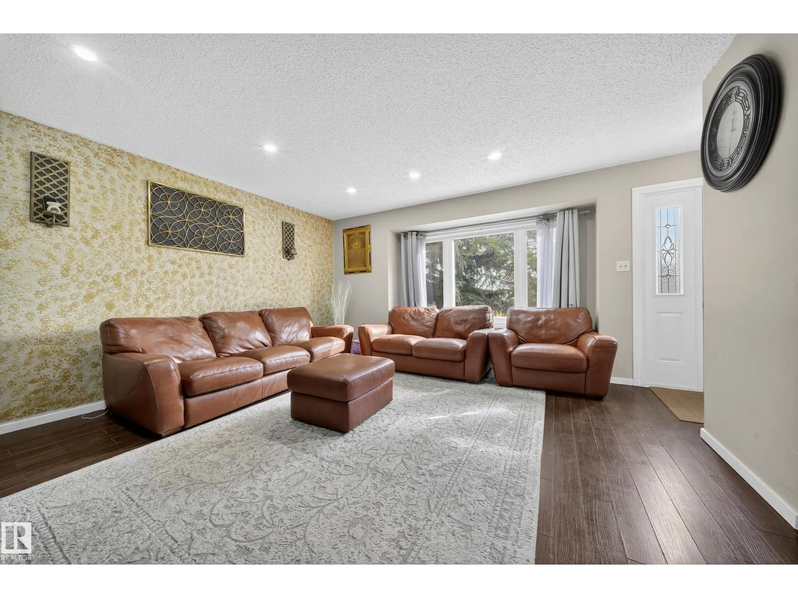 1553 LAKEWOOD RD W NW