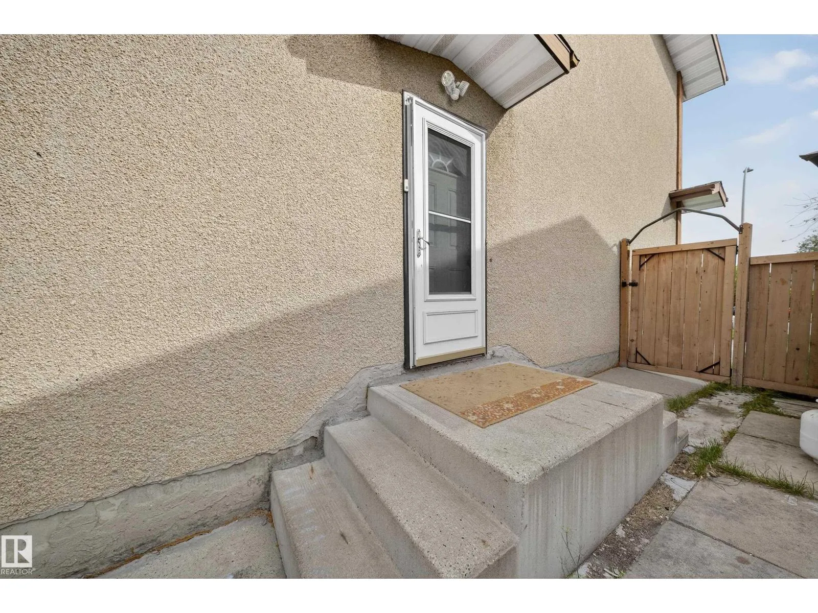 1553 LAKEWOOD RD W NW