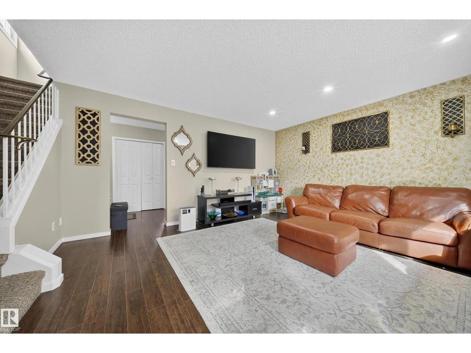 1553 LAKEWOOD RD W NW