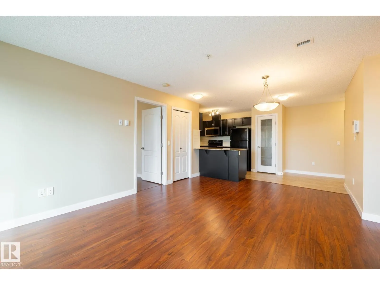 #303 12650 142 AV NW